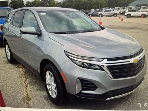 Used 2024 Chevrolet Equinox LT w/ LPO, Floor Liner Package FWD image 5