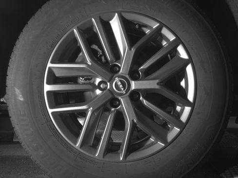 Used 2024 Nissan Rogue S image 16