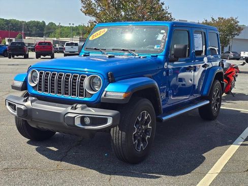 Used 2024 Jeep Wrangler Unlimited Sahara w/ Safety Group AWD/4WD image 2