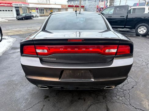 Used 2014 Dodge Charger SE image 6