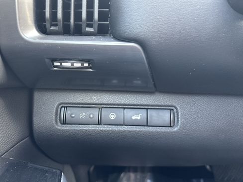 Used 2023 Nissan Pathfinder SL AWD/4WD image 29
