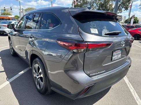 Certified 2024 Toyota Highlander XLE FWD image 15