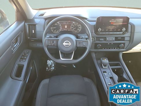 Used 2023 Nissan Pathfinder S image 18