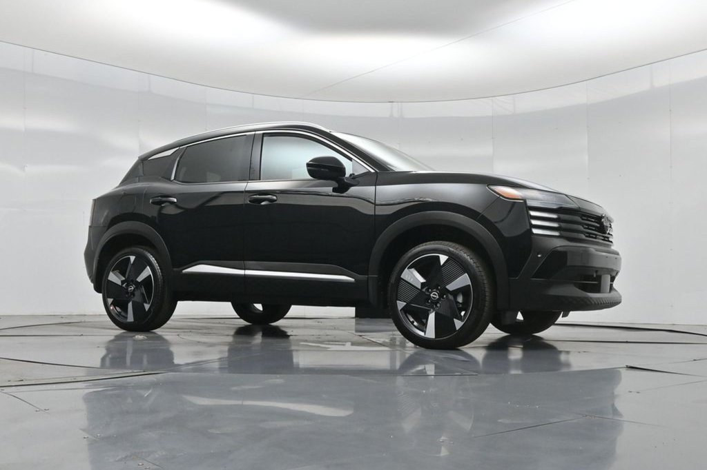 Used 2026 Nissan Kicks SR FWD image 27