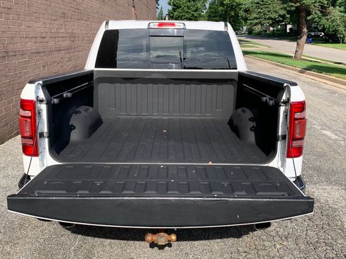 Used 2023 RAM 1500 Laramie AWD/4WD image 5
