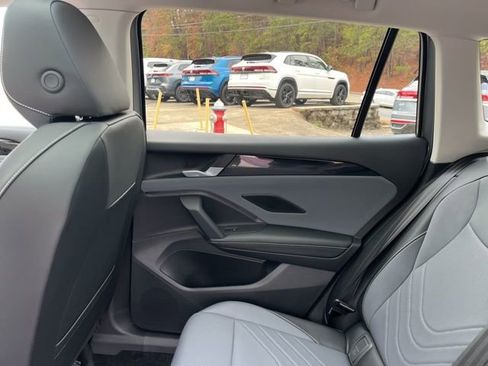 New 2026 Volkswagen Tiguan SE image 15