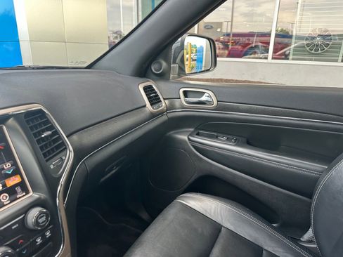 Used 2017 Jeep Grand Cherokee Limited AWD/4WD image 40