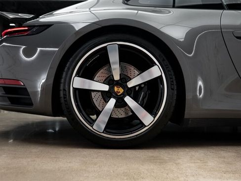 Used 2022 Porsche 911 Carrera 4S AWD/4WD image 9