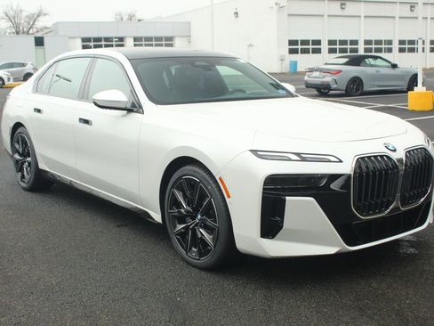 Used 2026 BMW 740i xDrive w/ Premium Package AWD/4WD image 1