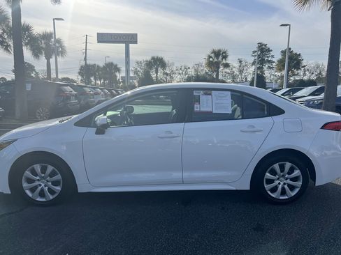 Used 2024 Toyota Corolla LE image 7