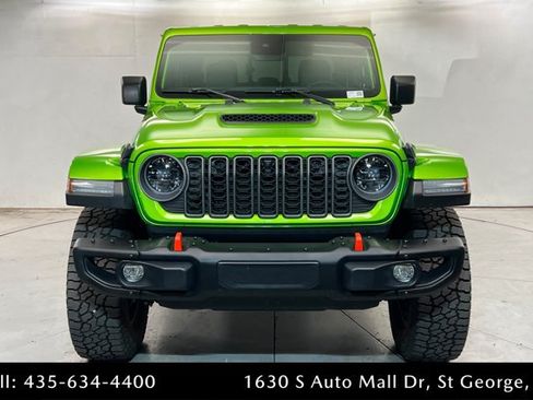 Used 2025 Jeep Gladiator Mojave AWD/4WD image 8