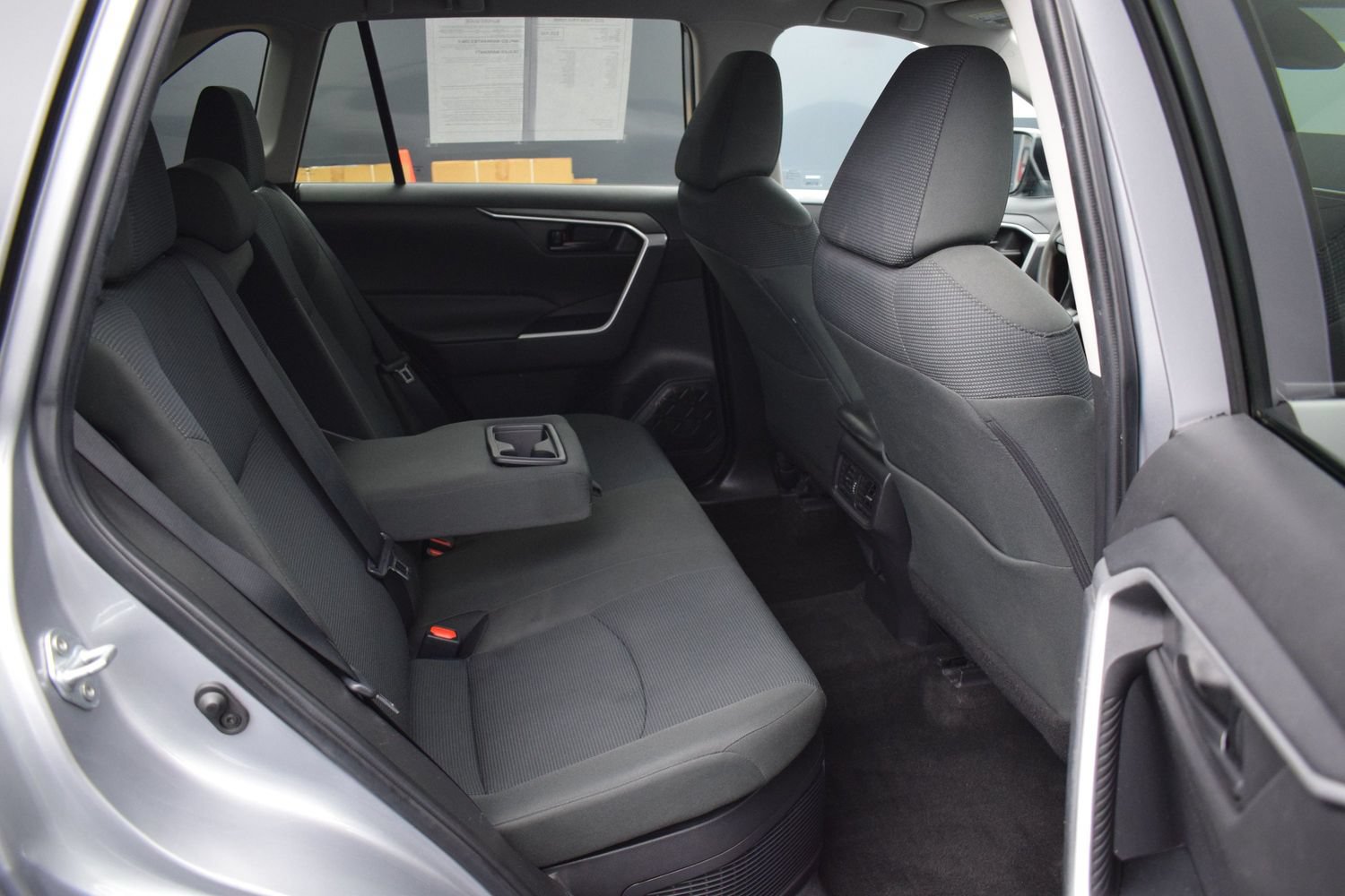 Used 2022 Toyota RAV4 LE AWD/4WD image 11