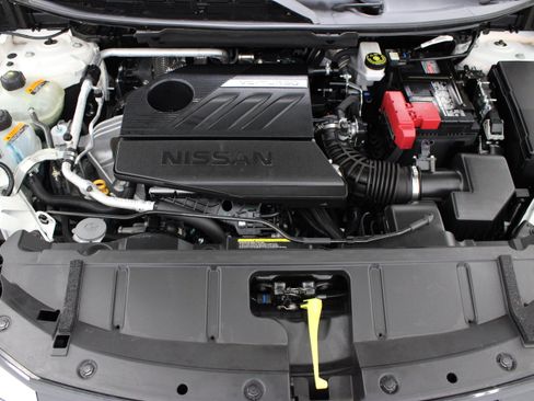 Used 2025 Nissan Rogue SV FWD image 38