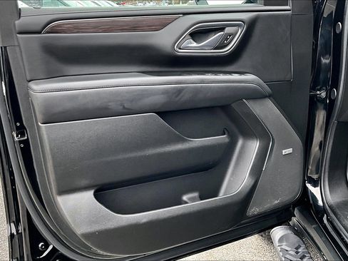 Used 2024 Chevrolet Tahoe Z71 w/ Z71 Off-Road Package image 19