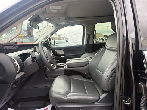 Used 2026 Ford Expedition Active AWD/4WD image 28