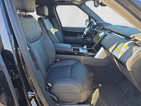 New 2026 Land Rover Range Rover Long Wheelbase SE image 10