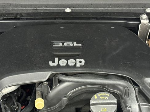 Used 2021 Jeep Gladiator Mojave image 23