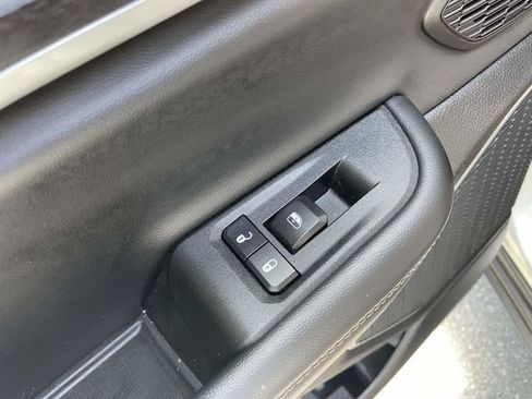 Used 2021 Jeep Grand Cherokee L Limited w/ Luxury Tech Group II AWD/4WD image 17