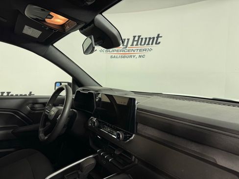 Used 2024 Chevrolet Colorado W/T w/ WT Convenience Package II image 28