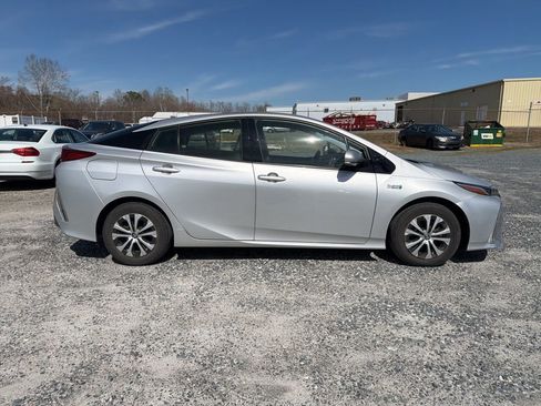 Used 2020 Toyota Prius Prime XLE image 6