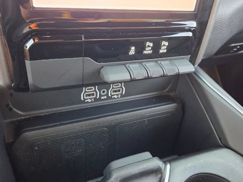 Used 2025 RAM 1500 Big Horn RWD image 23