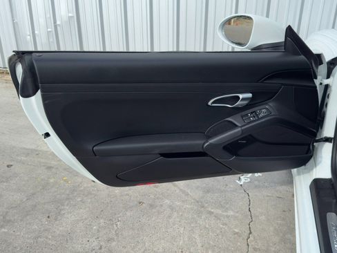 Used 2024 Porsche 718 Boxster image 34