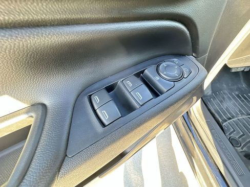 Used 2019 Chevrolet Equinox LT image 23