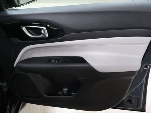 New 2026 Jeep Compass Limited AWD/4WD image 19