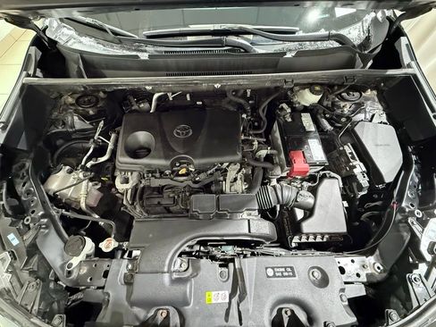 Used 2021 Toyota RAV4 LE image 10