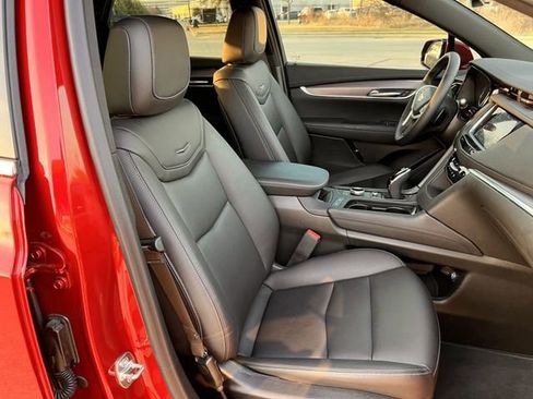 New 2026 Cadillac XT5 Luxury image 22