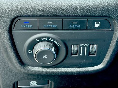 Used 2023 Jeep Grand Cherokee Trailhawk image 30