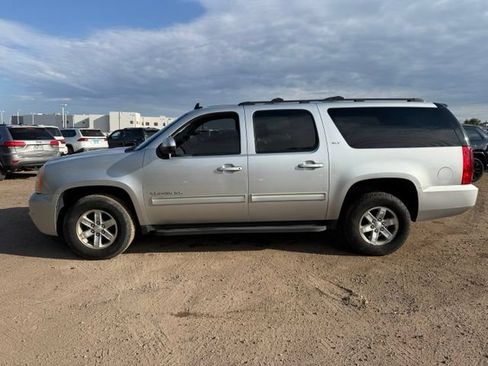 Used 2012 GMC Yukon XL SLT w/ SLT-2 Equipment Package AWD/4WD image 2