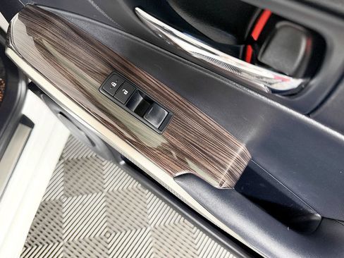 Used 2014 Lexus IS 250 w/ Luxury Package w/Gray Wood RWD image 43