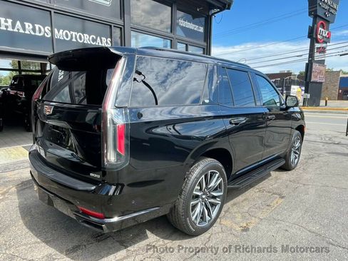 Used 2022 Cadillac Escalade Sport image 4