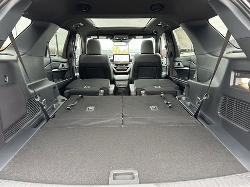 New 2026 Ford Explorer ST-Line w/ ST-Line Street Pack image 16