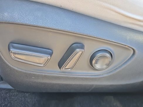 Used 2021 Toyota RAV4 XLE w/ Convenience Package image 17