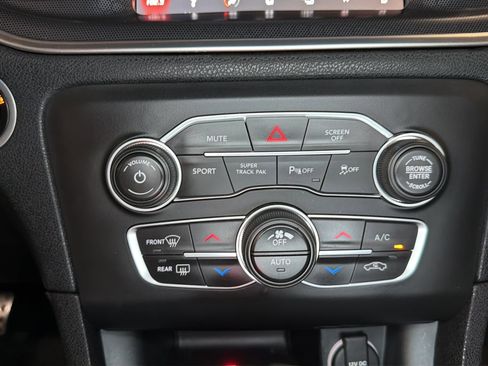 Used 2018 Dodge Charger R/T Scat Pack image 28