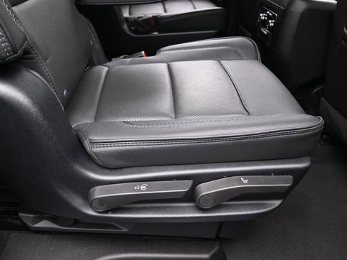 Used 2025 GMC Yukon Denali AWD/4WD image 45