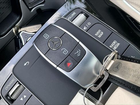 Used 2025 Mercedes-Benz GLE 450e 4MATIC image 15
