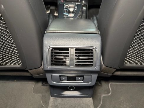 Used 2018 Audi SQ5 Premium Plus w/ Navigation Package AWD/4WD image 23