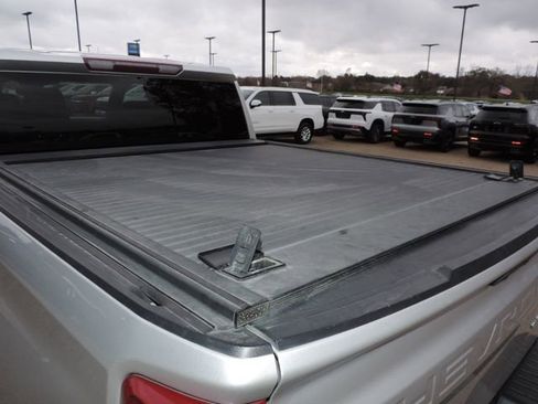 Used 2022 Chevrolet Silverado 1500 Custom image 14