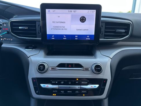Used 2023 Ford Explorer XLT w/ Equipment Group 202A image 14
