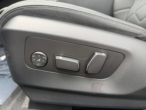 Used 2026 BMW 540i xDrive AWD/4WD image 36