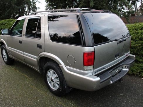 Used 2000 GMC Jimmy SLT w/ Underbody Shield Pkg image 4