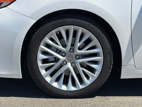 Used 2016 Lexus ES 350 w/ Luxury Package w/Wood Trim FWD image 30