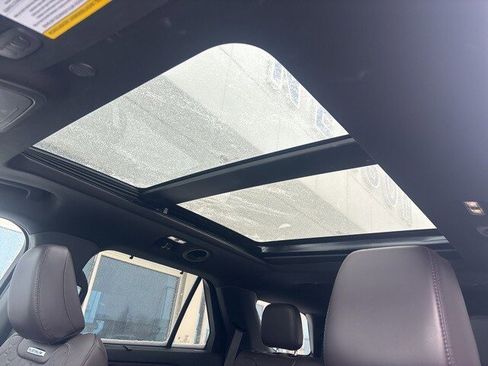 Used 2025 Ford Explorer Platinum w/ Ultimate Package image 10