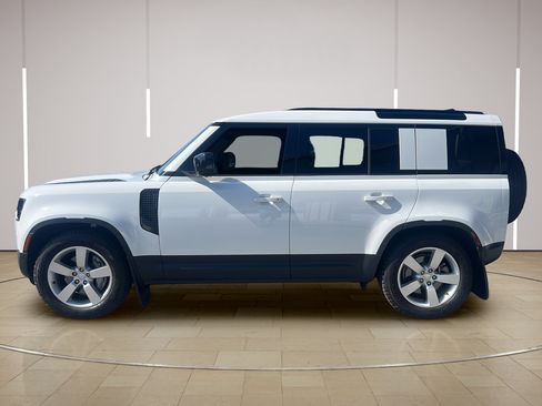 Used 2025 Land Rover Defender 110 S AWD/4WD image 2