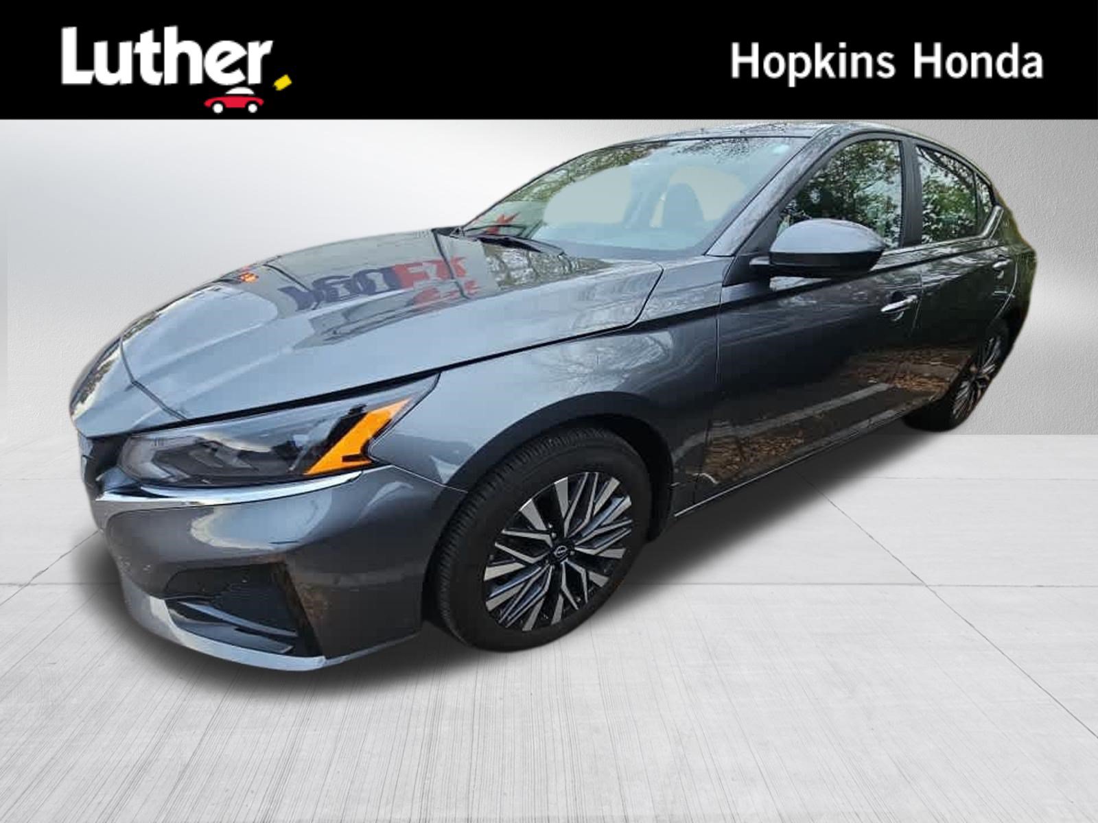 Used 2024 Nissan Altima 2.5 SV w/ SV Premium Package AWD/4WD image 1