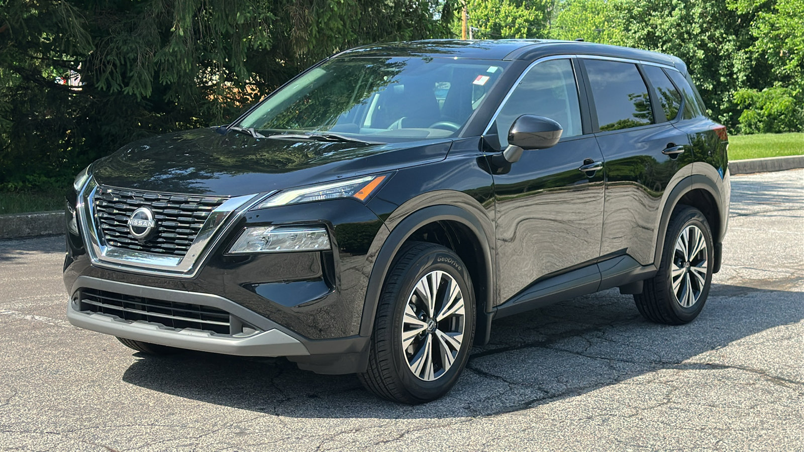 Certified 2023 Nissan Rogue SV AWD/4WD image 2