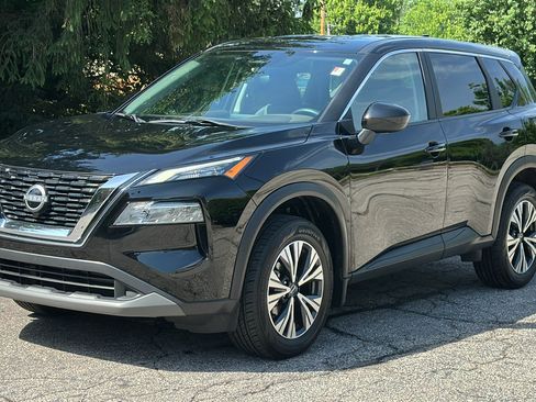 Used 2023 Nissan Rogue SV AWD/4WD image 2